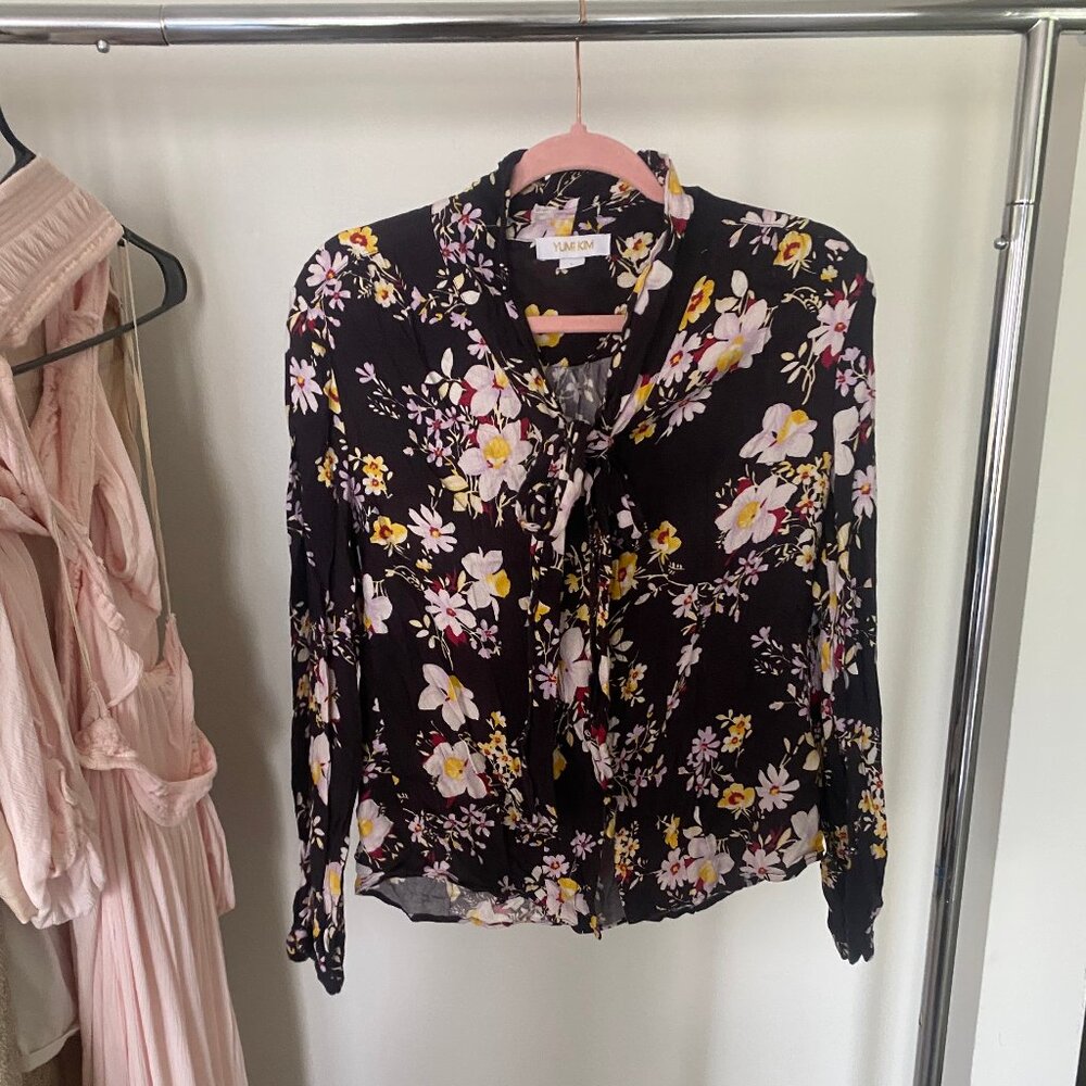 Yumi Kim Floral Button-Down Blouse w/ Tie Neck | Size L